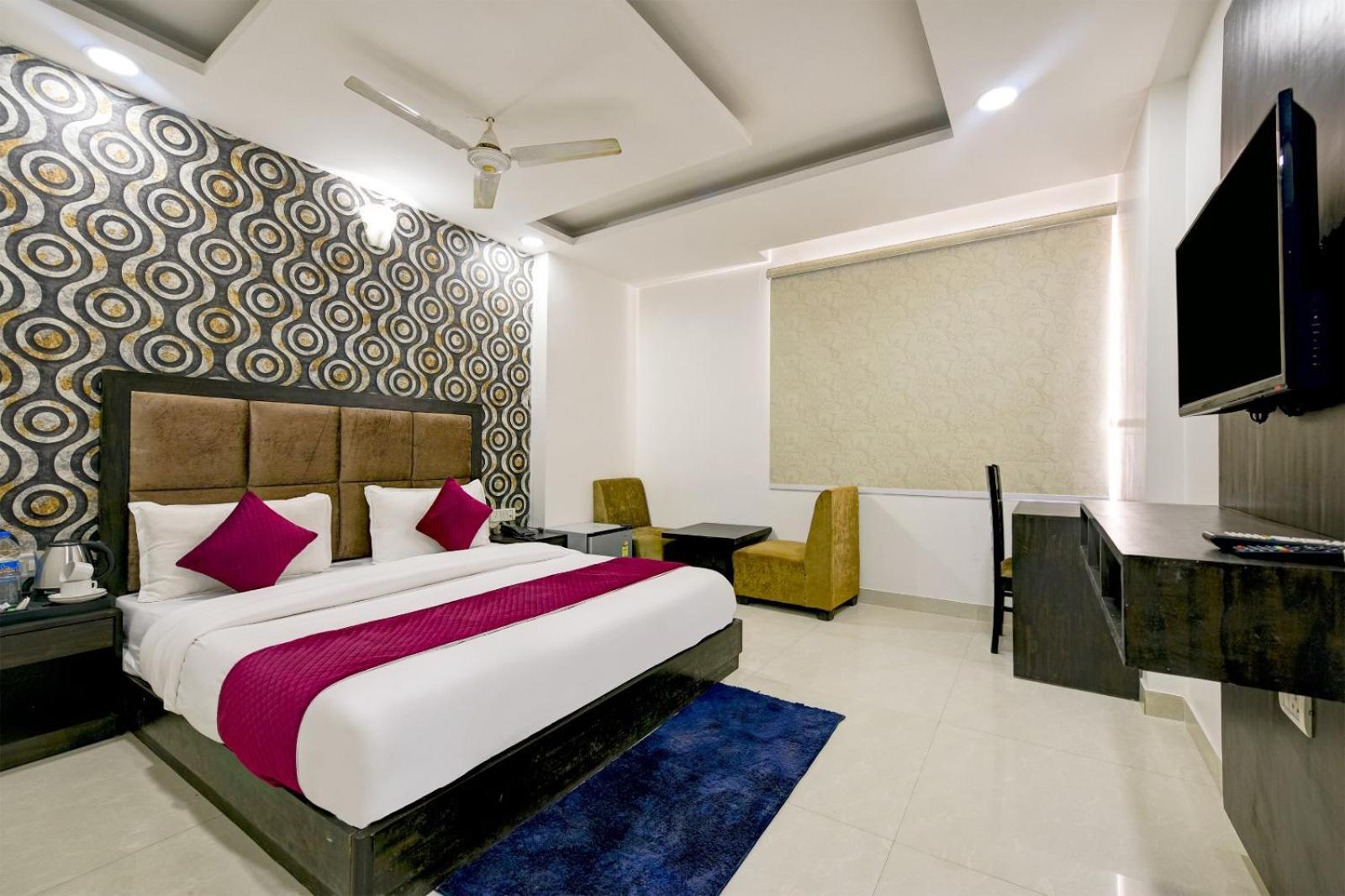 Rosewood Suites A Family Hotel Near Delhi Airport Nova Deli Exterior foto