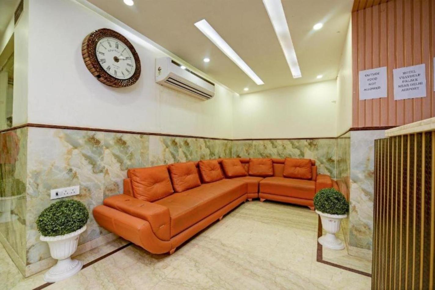 Rosewood Suites A Family Hotel Near Delhi Airport Nova Deli Exterior foto