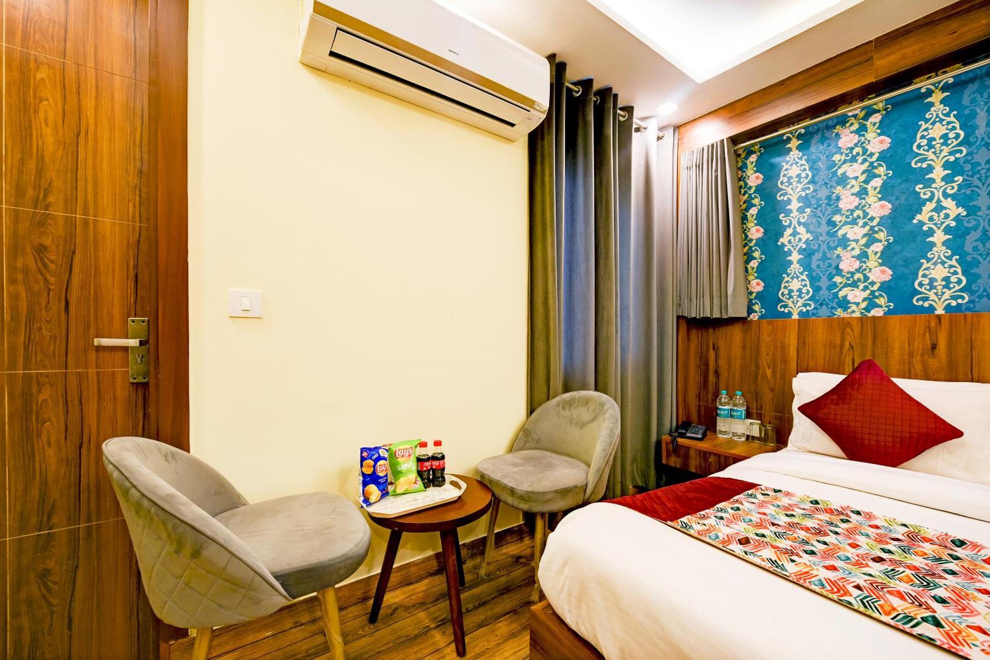 Rosewood Suites A Family Hotel Near Delhi Airport Nova Deli Exterior foto